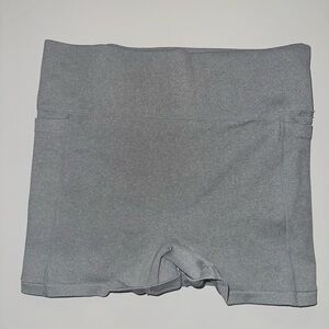 Grey high-waisted sportswear shorts #activewear